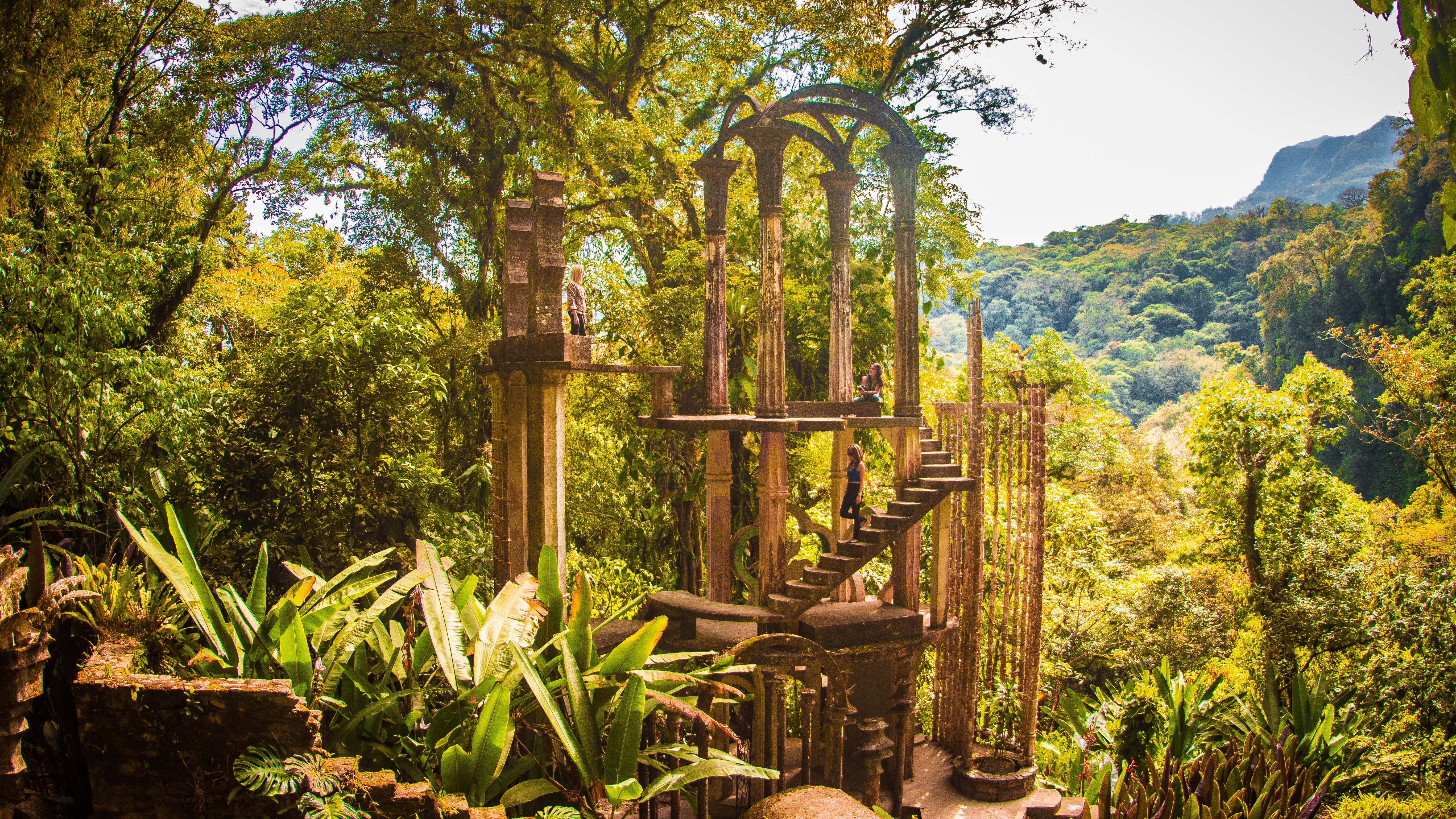 Jardín escultórico Las Pozas, un espacio artístico diseñado por el artista inglés surrealista Edward James.