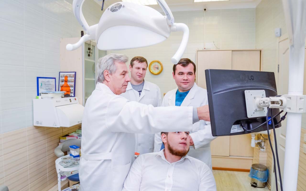 Яркий представитель врачебной династии – стоматолог Максим Жалдак