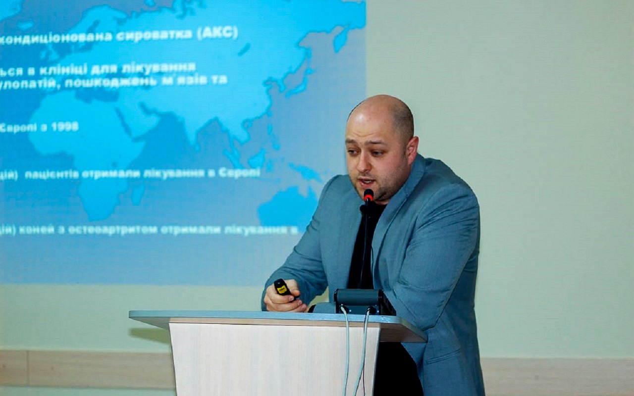 Доктор Бондарев – частый участник международных конференций в сфере ортопедии