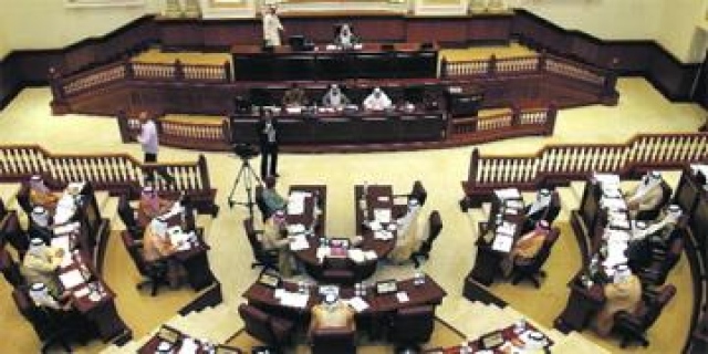 "استشاري الشارقة" يطالب بتخفيض رسوم الرخص لمواجهة التحديات الاقتصادية‎ - اقتصاد - محلي