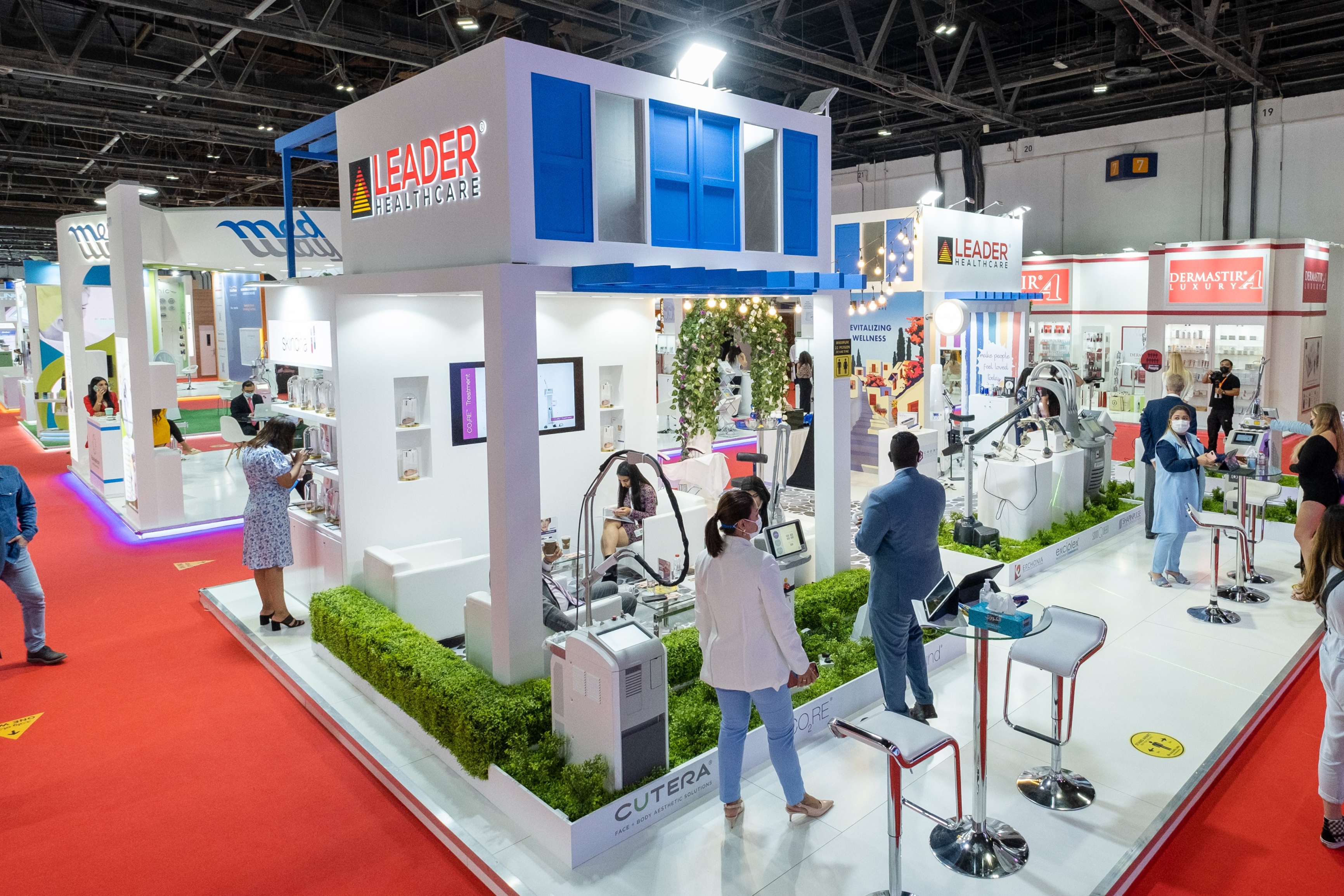 156.4 مليون دولار قيمة الصفقات المبرمة خلال "دبي ديرما 2021" - اقتصاد - محلي