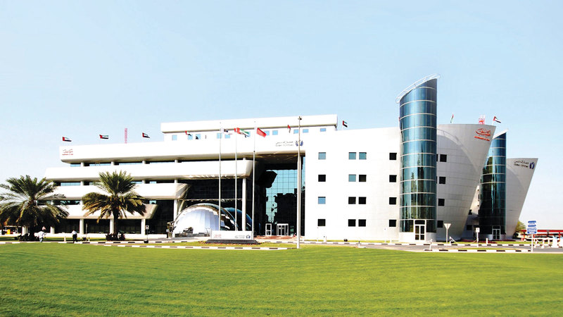 إعفاء البيانات الجمركية للبضائع الإلكترونية أقل من 30 ألف درهم من رسوم الخدمات - اقتصاد - محلي