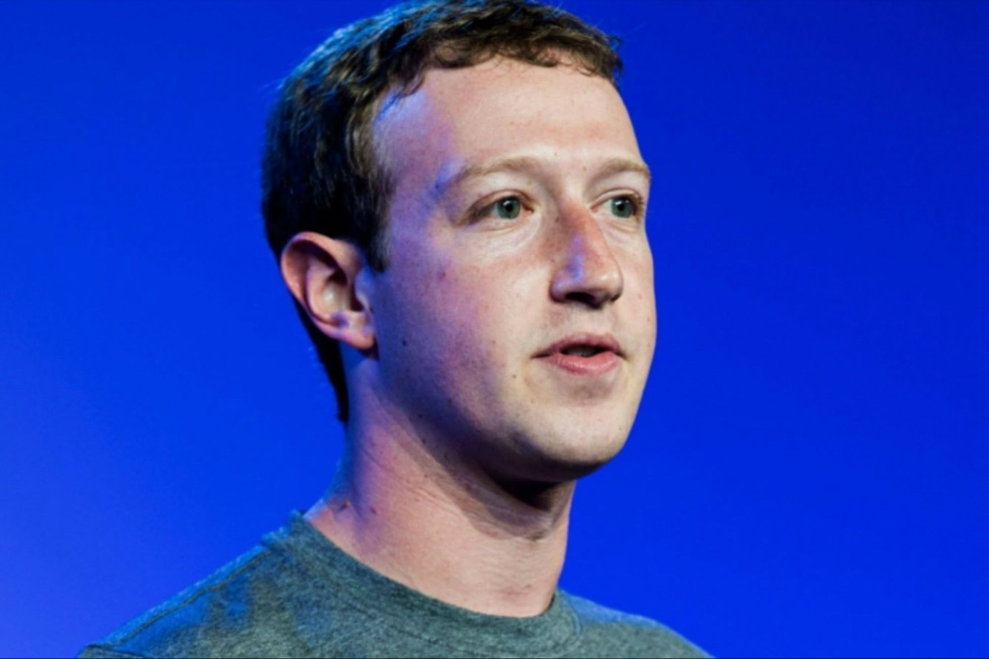 'Facebook aún no es un competidor de comercio electrónico para Amazon': Mark Zuckerberg