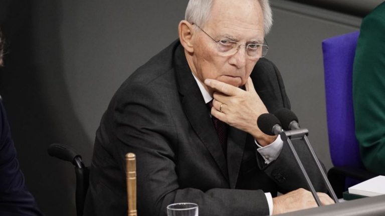 Empfehlung der Stiko: Schäuble rechnet mit Änderung bei ...