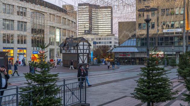 Weihnachtseinkäufe online – Innenstädte leiden › absatzwirtschaft