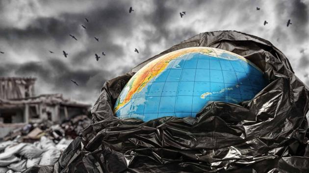 Plastikmüll-Exporte sinken, doch die "Recycling-Lüge" bleibt › absatzwirtschaft