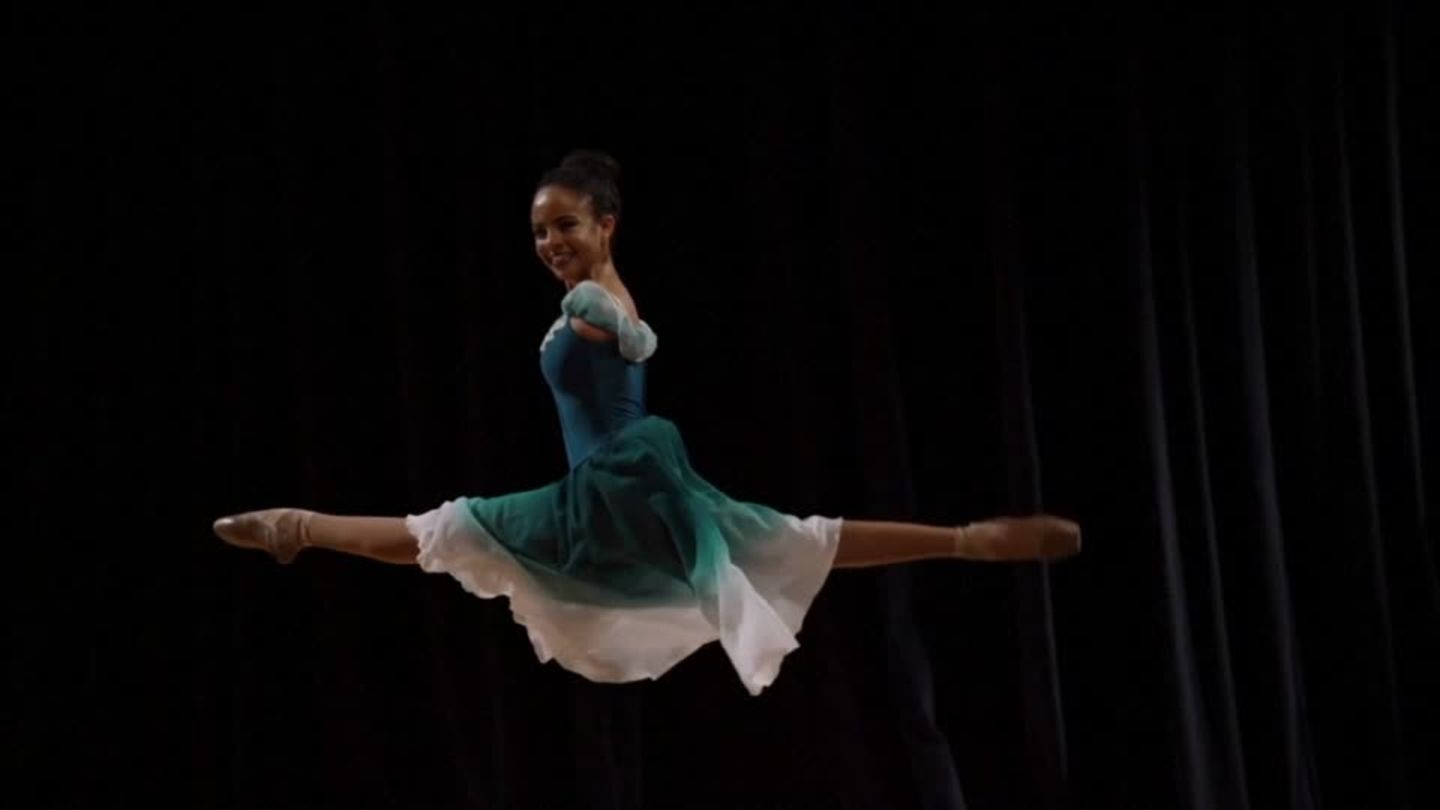 Video: Ballerina Vitoria Bueno | STERN.de