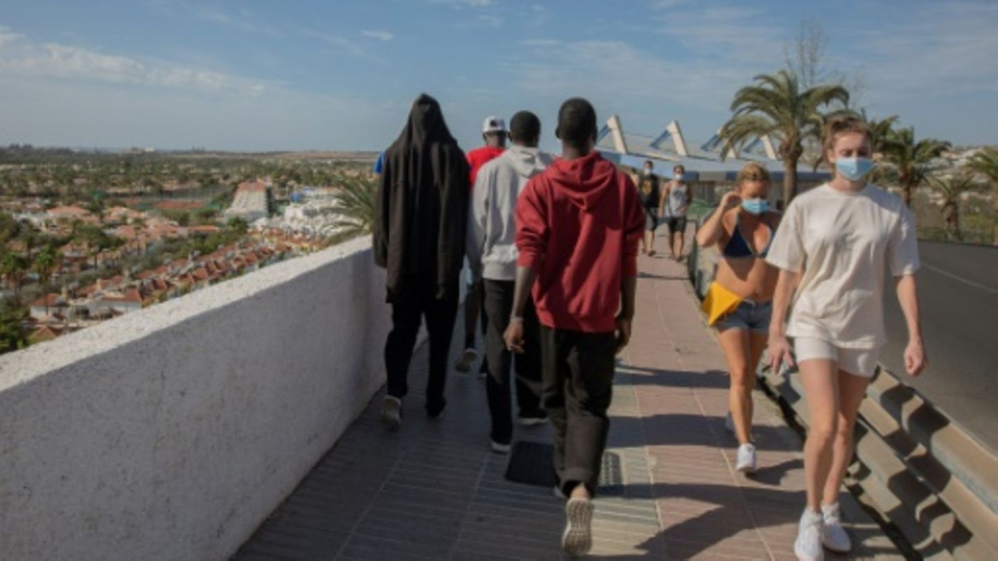 Spanische Küstenwache greift mehr als hundert Migranten vor den Kanaren auf