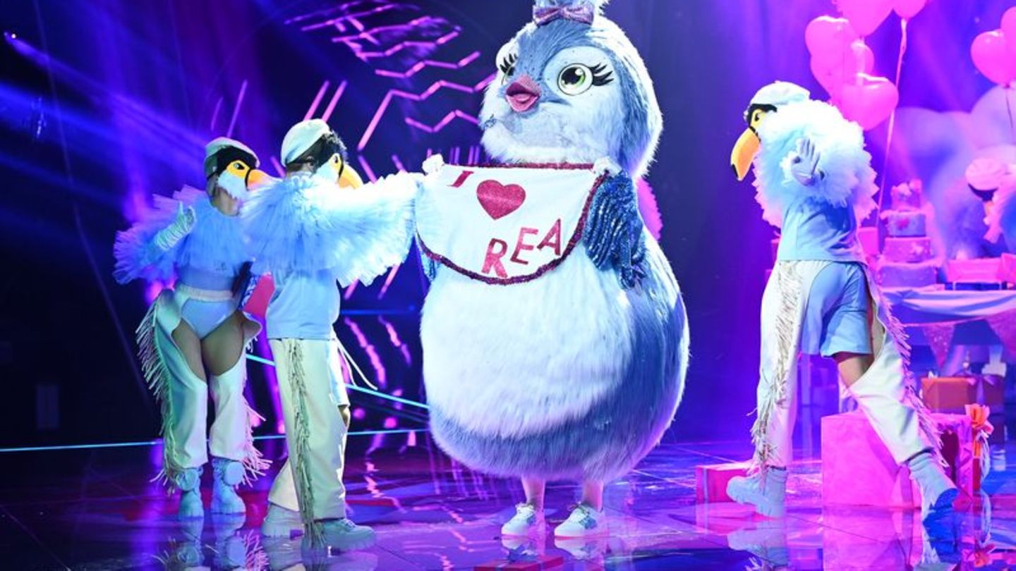 «The Masked Singer»: «Tagesschau»-Sprecherin Rakers als Küken enttarnt