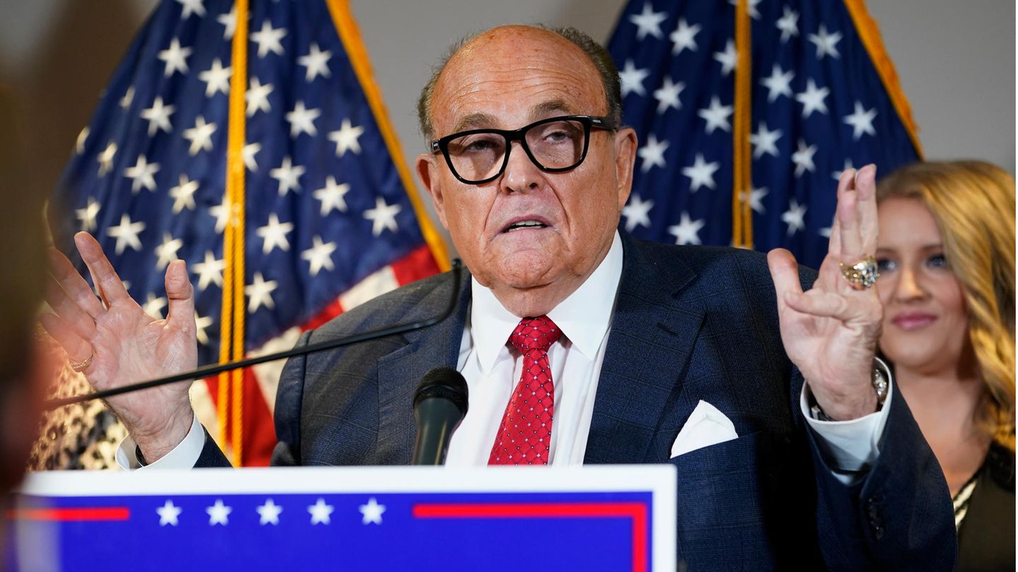 Ermittler durchsuchen Wohnsitz von Trump-Anwalt Rudy Giuliani