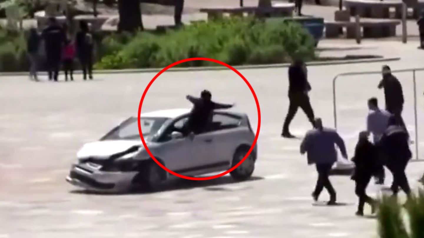 Im Video – Mit Kung-Fu-Tritt: Mann beendet Drogen-Irrfahrt über belebten Platz