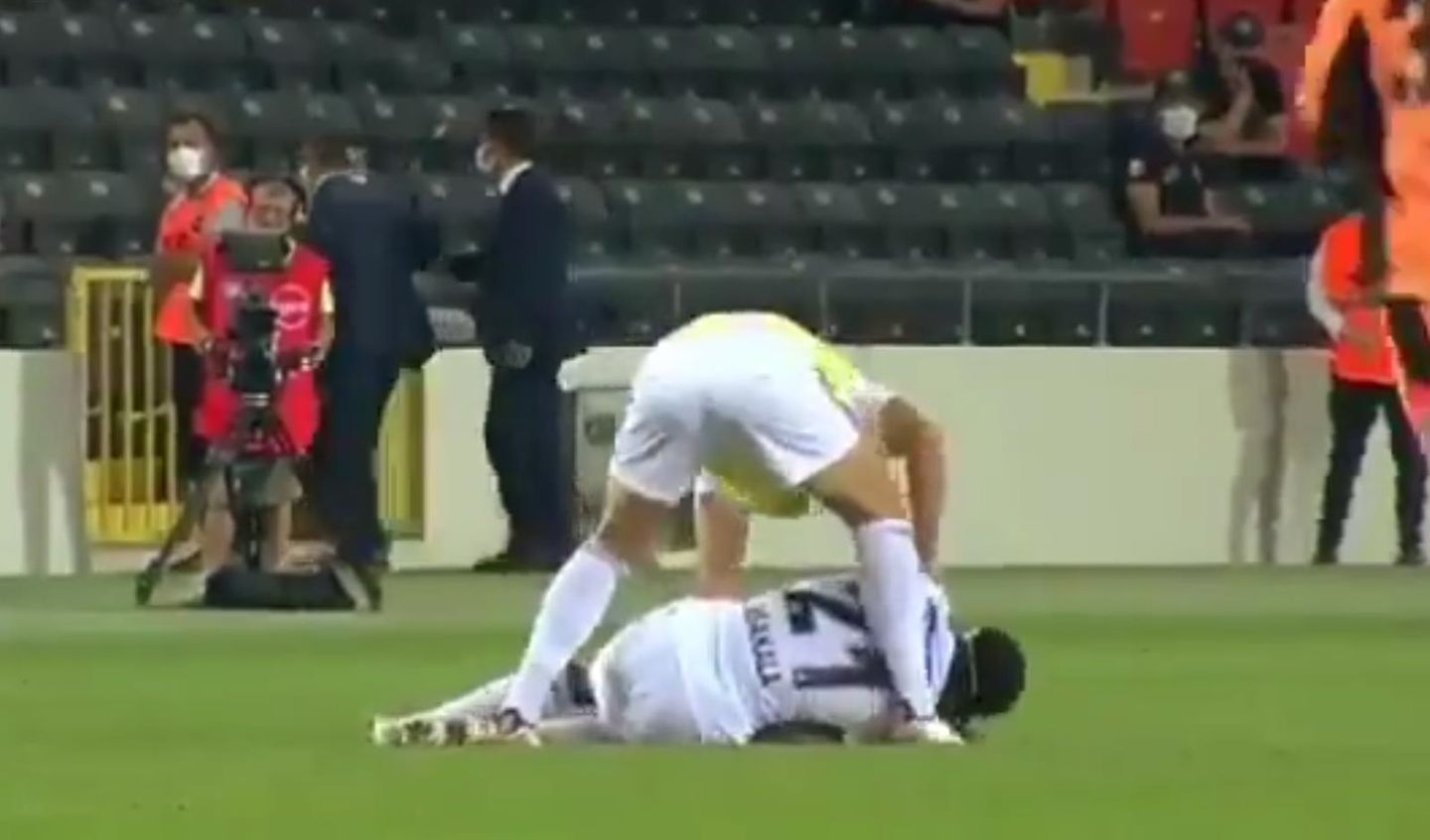 Entwarnung bei Fabrice N'Sakala: Besiktas-Spieler nach Zusammenbruch im Krankenhaus