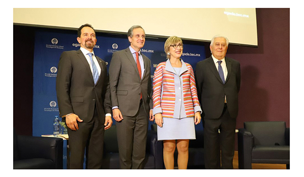 Núria Vilanova presenta su nuevo libro en México