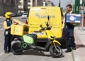 Correos copa el 44% del negocio de envío de paquetes de compras 'online', según la CNMC