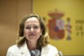 Calviño ve factible reducir el déficit al 2% este año y niega que España preocupe a Europa