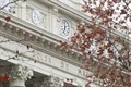 El Ibex 35 consigue recuperar los 8.700 puntos con un alza del 0,97%