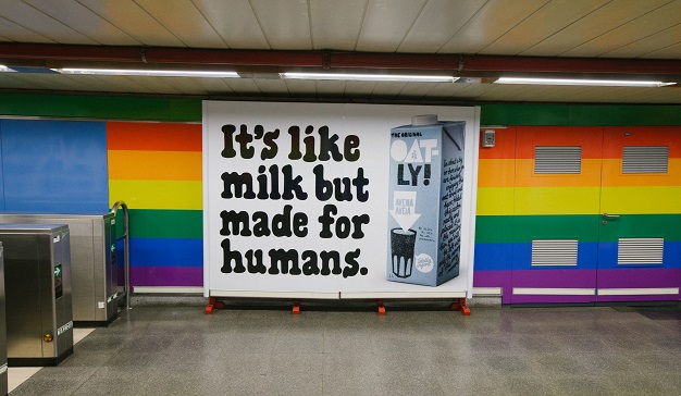 Oatly presenta e España su controvertida campaña 'It´s like milk but made for humans'