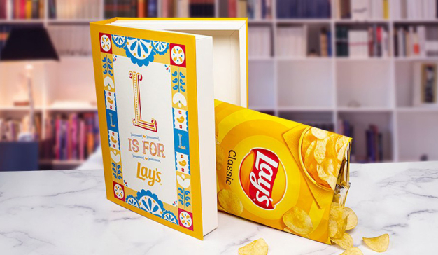 Lay's lanza una colección literaria diseñada para esconder sus bolsas de patatas fritas