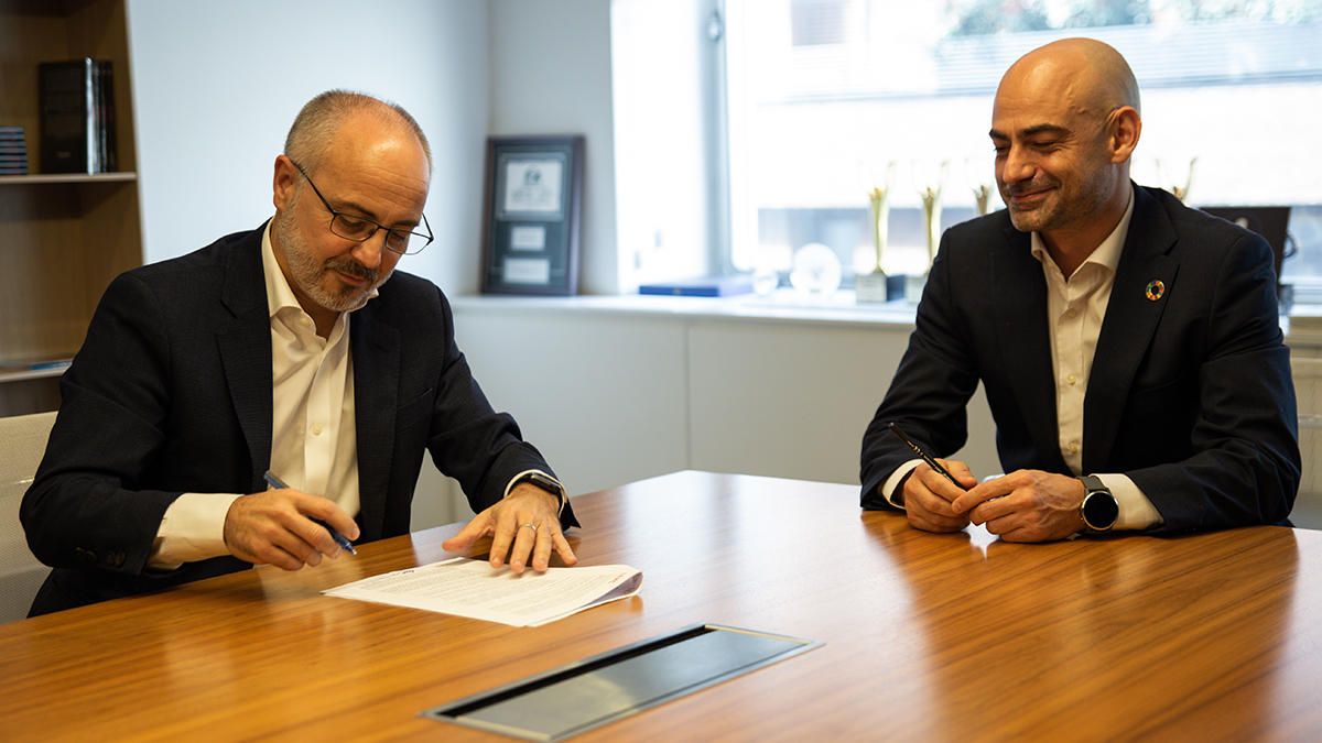 Acuerdo entre LLYC y la HKS Alumni | Marketing Directo