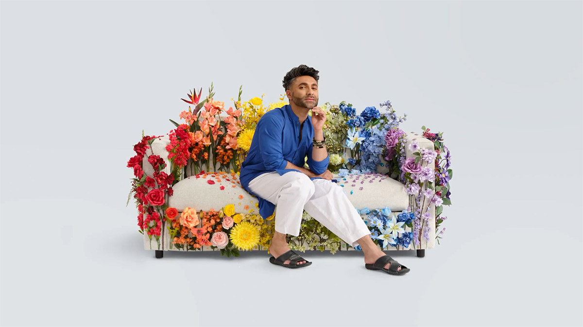 IKEA alumbra 10 sofás tapizados con diferentes banderas del Orgullo