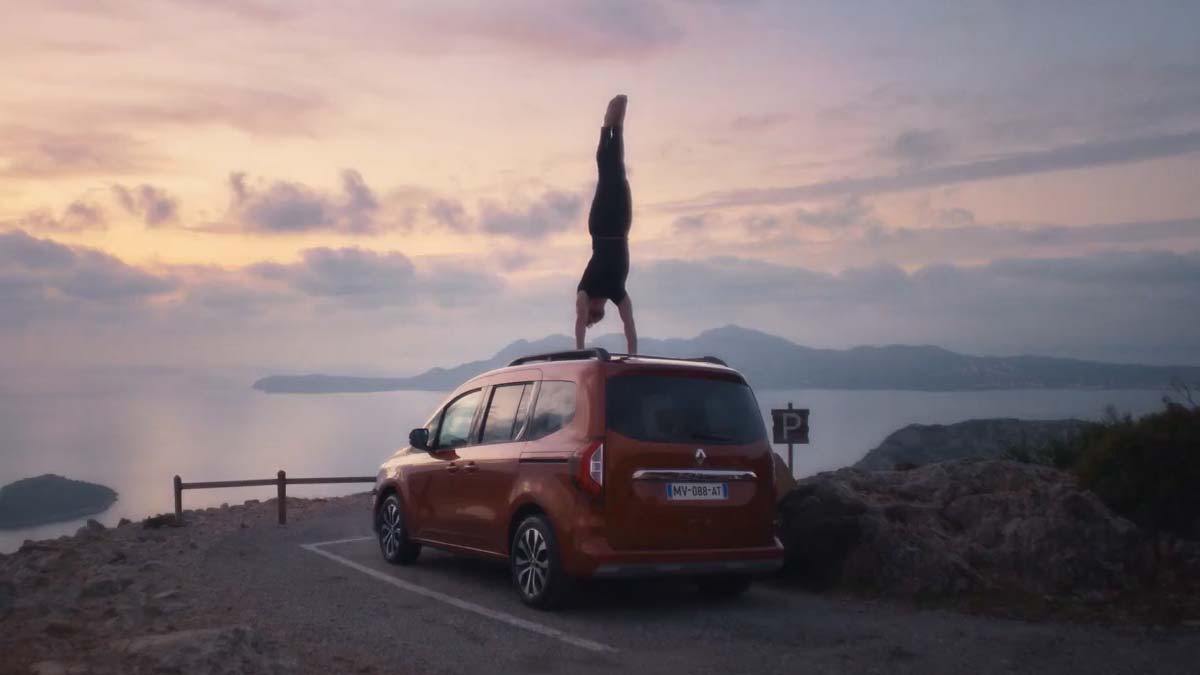 Renault, “orgulloso” de su nuevo coche con esta campaña