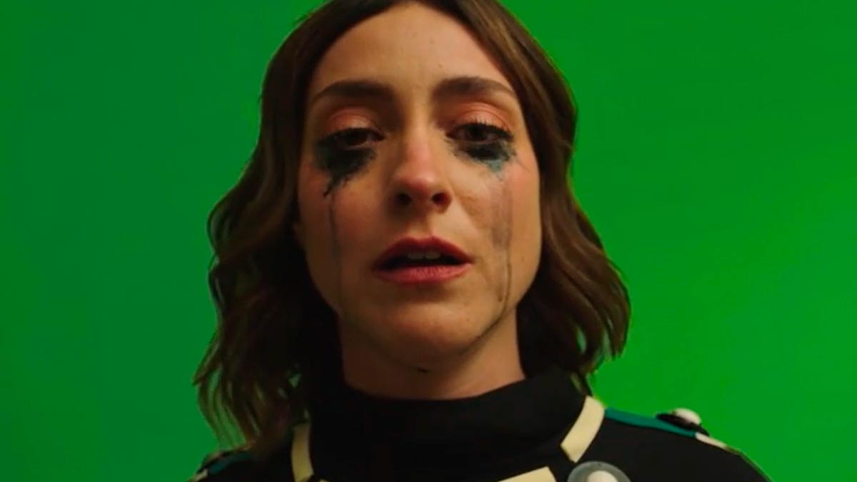 Este "satírico" corto se ríe de los esfuerzos publicitarios en vano