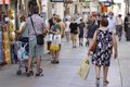 La confianza del consumidor baja ligeramente en agosto por el empeoramiento de las expectativas