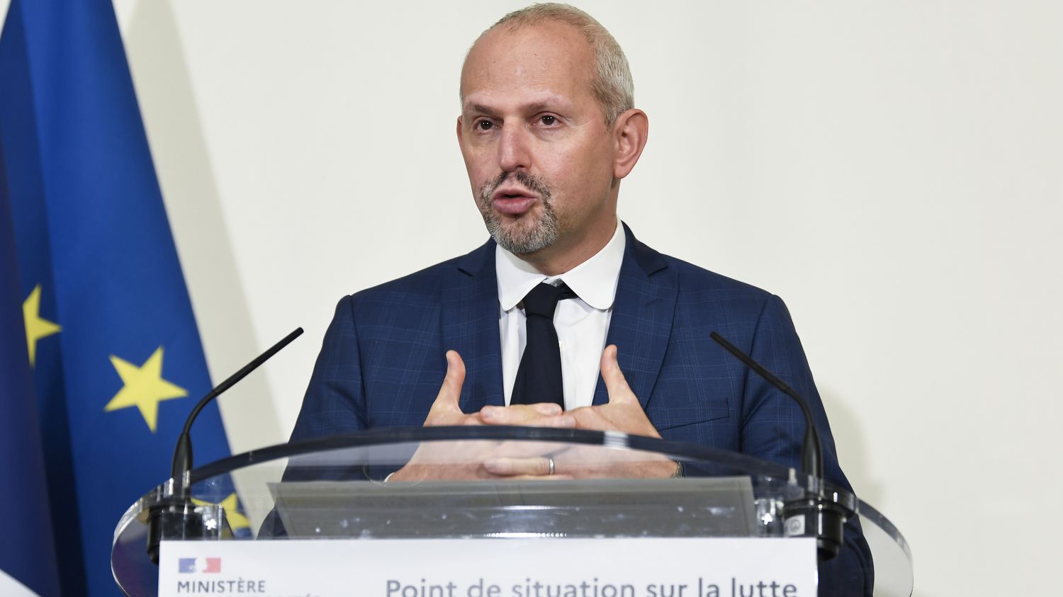 la France est "encore loin de l'objectif de passer sous 5 000 cas par jour", prévient Jérôme Salomon