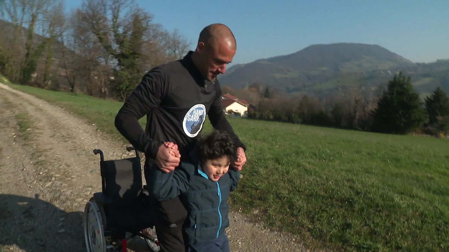 À Grenoble, une asso propose des sorties sportives en montagne aux enfants handicapés