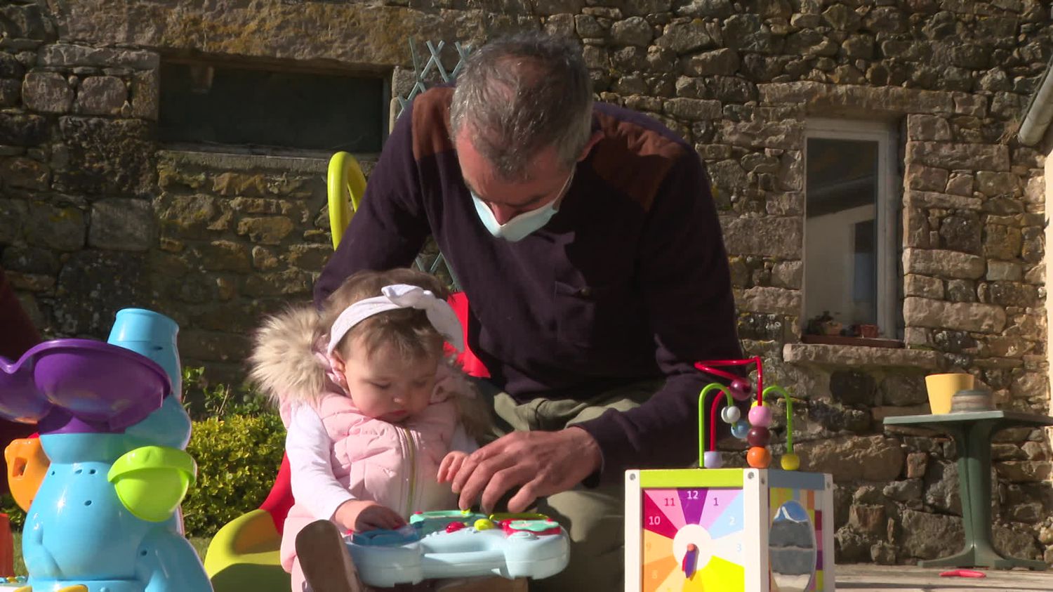 En Bretagne, les agriculteurs reçoivent une "aide Covid" pour pouvoir garder leurs enfants