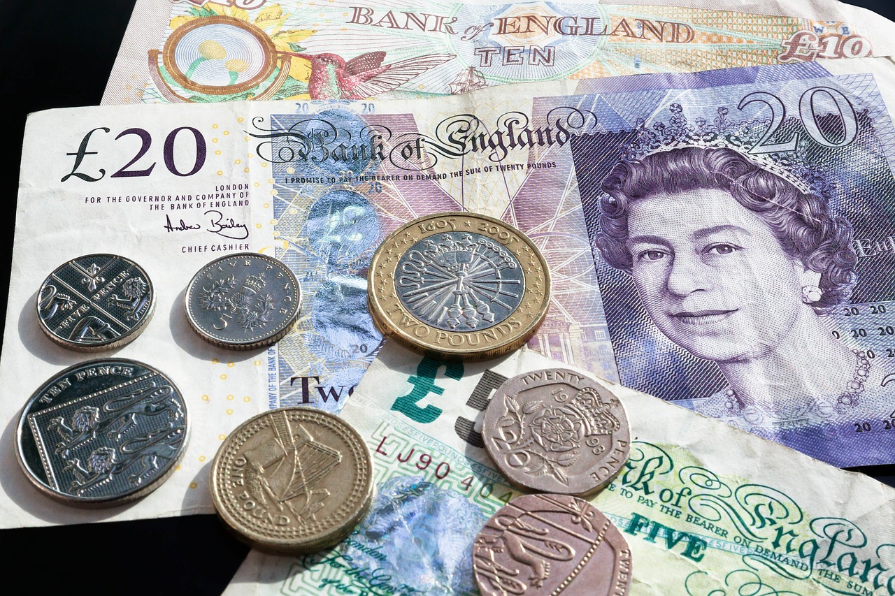 Brexit: marad a negatív kilátás a brit adósosztályzatokon