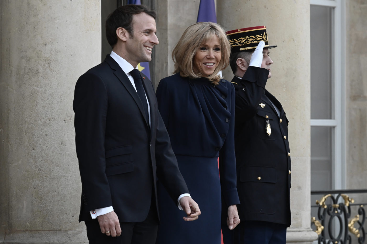 Iskolát nyit a francia elnök felesége