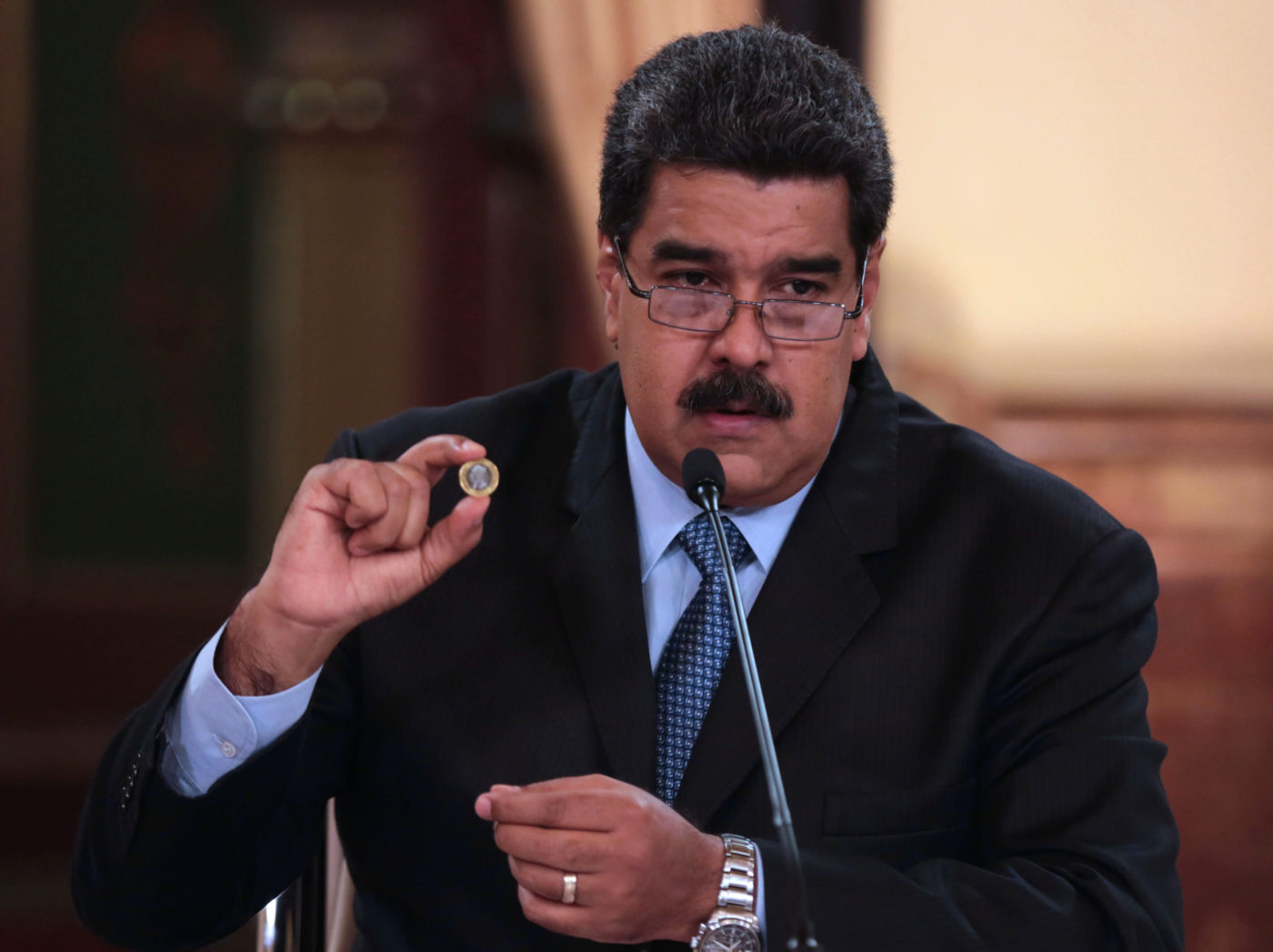 Maduro megduplázta a minimálbért | Világgazdaság