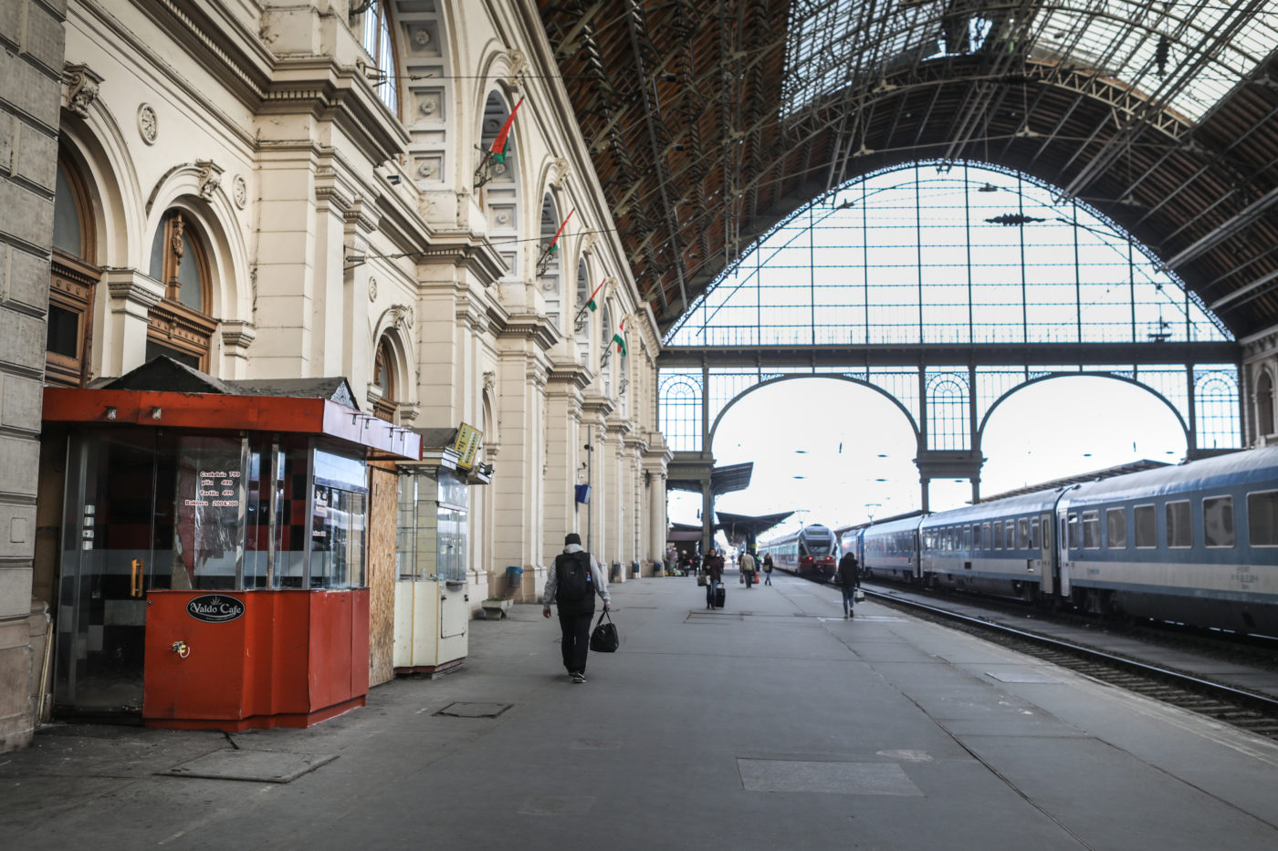 Májusban két hétre bezár a keleti
