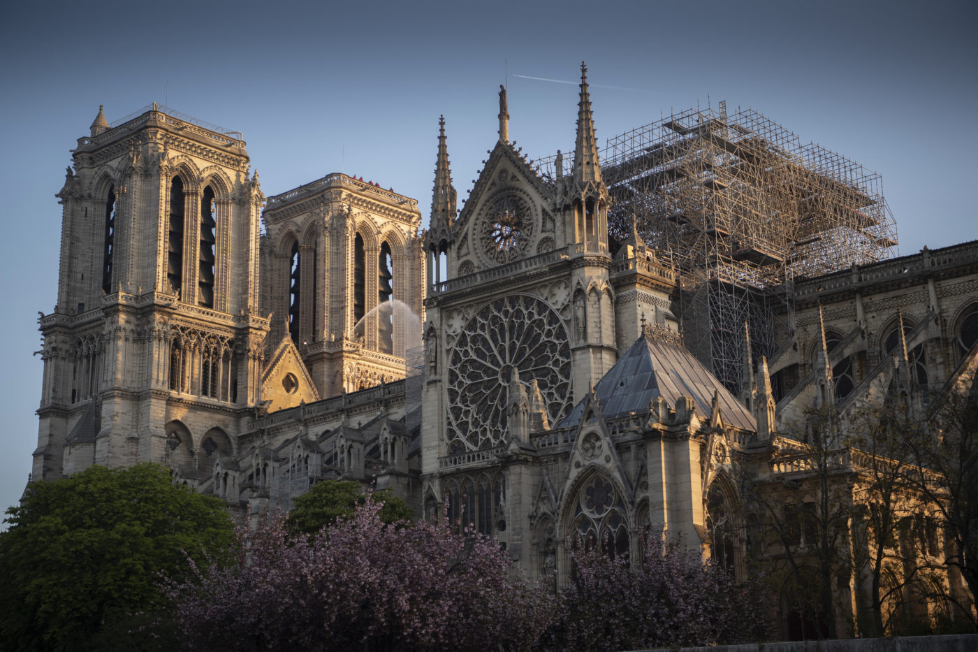 Pályázatot hirdetnek a Notre-Dame tornyának újjáépítésére