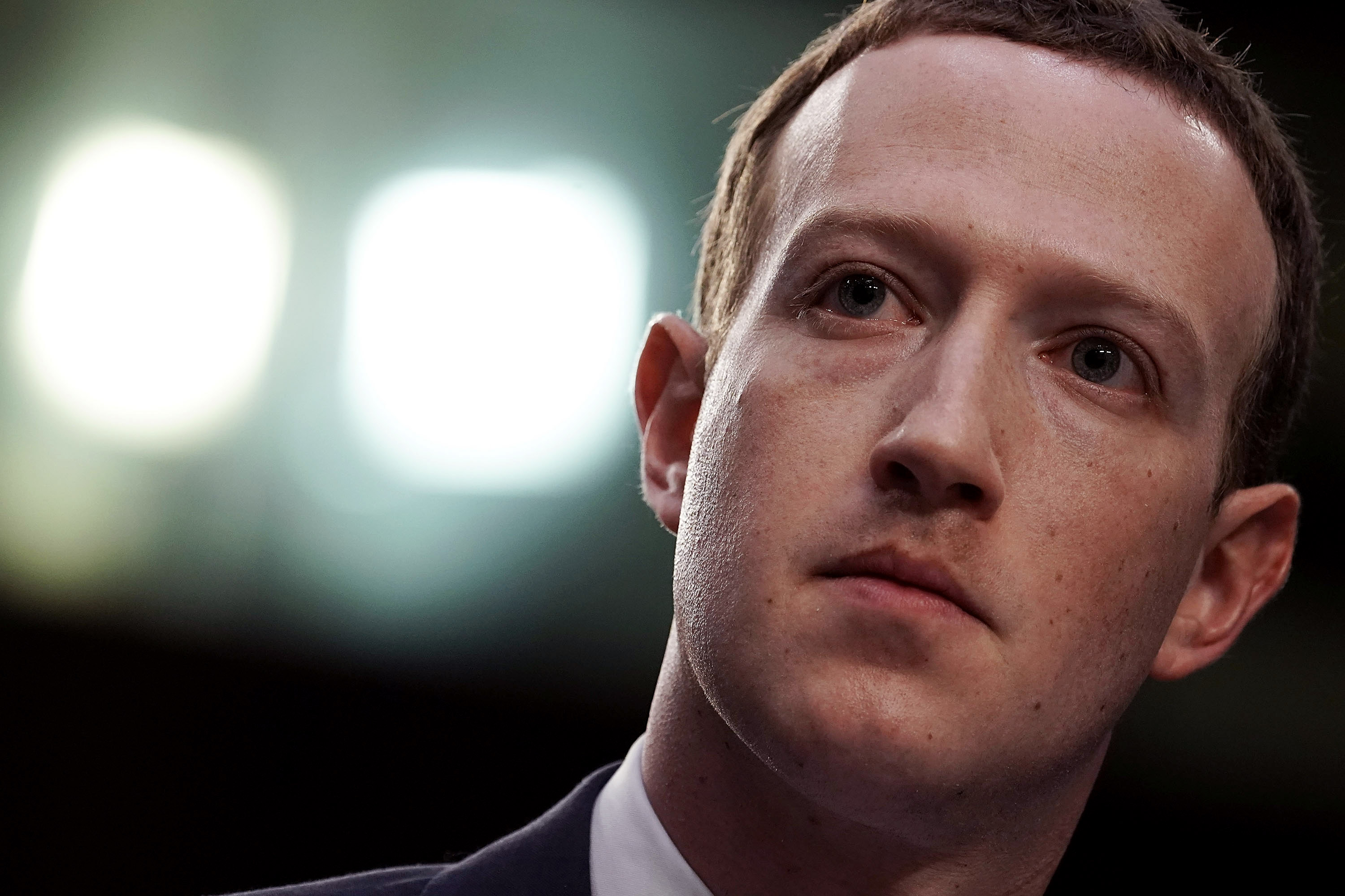 Zuckerberg nyilvános vitát akar, podcastot indít - Közösségi média