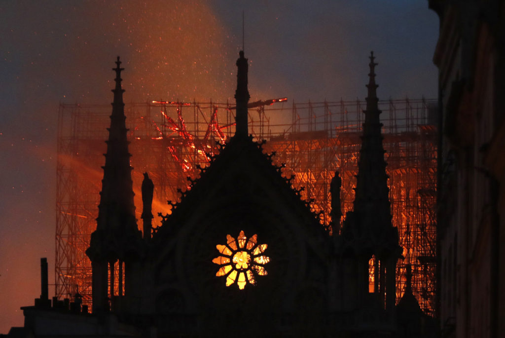 Összefogtak a vagyonos franciák a Notre-Dame-ért