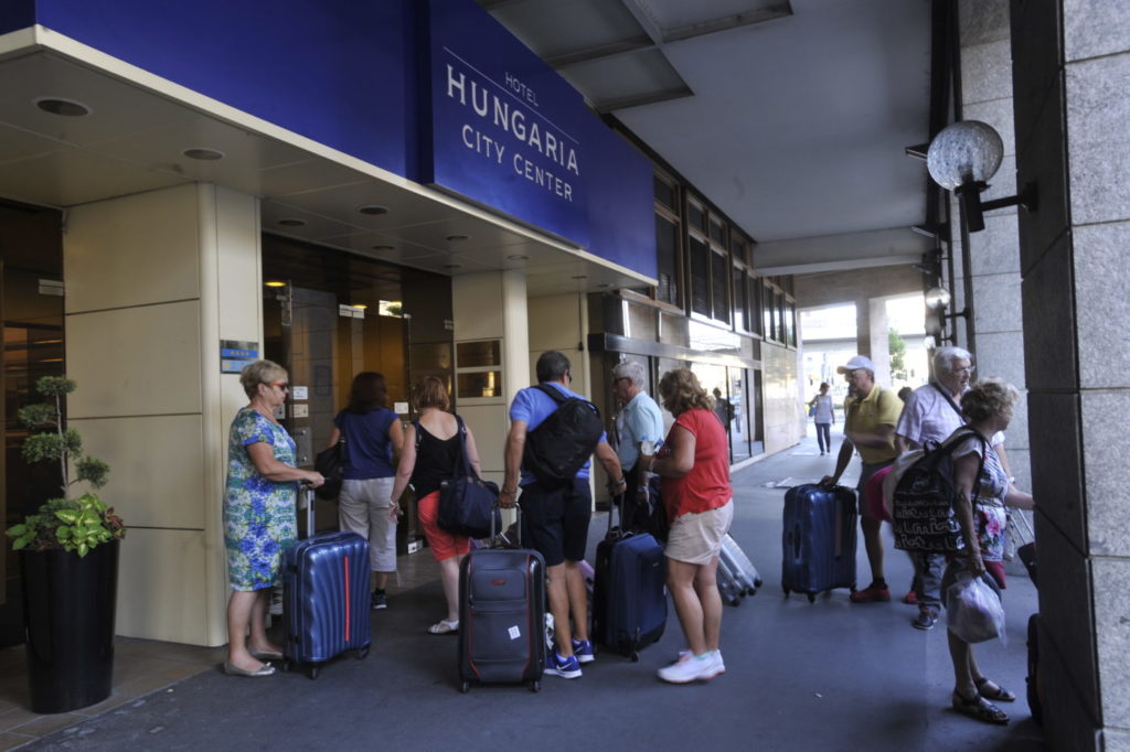 A magyarok közel hatvan százaléka keresi elő a koffert és az utazótáskát ebben az évben