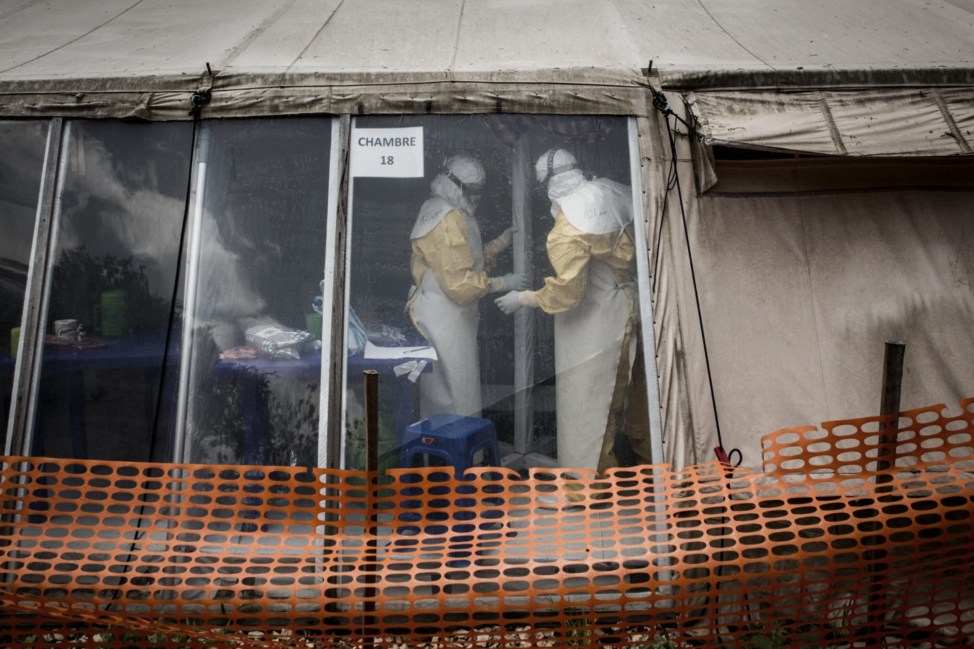 Egyre nő az ebolás betegek száma
