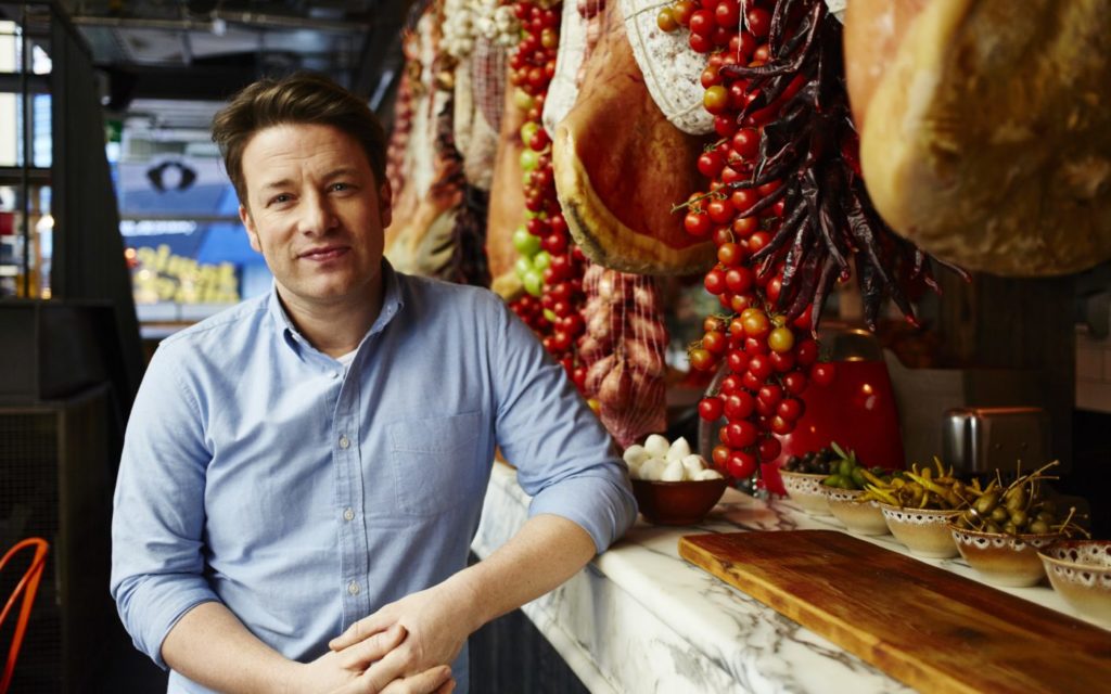 Jamie Oliver bezárja éttermeit a Brexit miatt