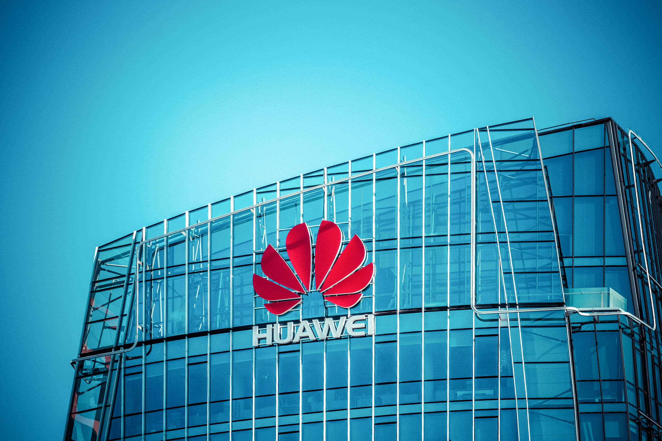 Kezd komoly bajba kerülni a Huawei az amerikai bojkott miatt - E-kereskedelem