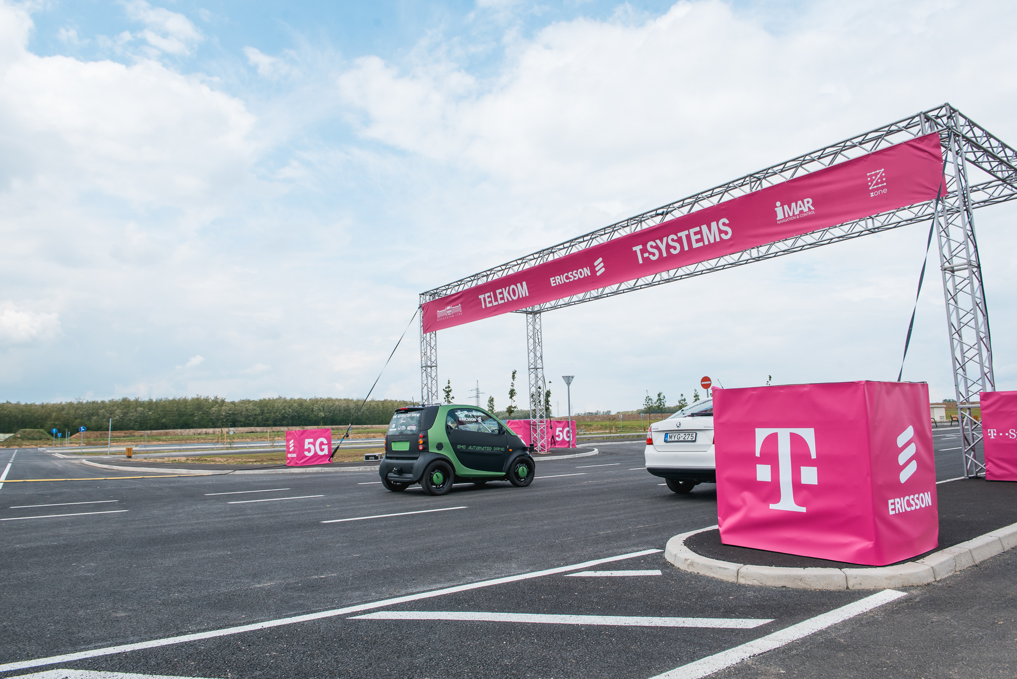 Mutatjuk, hogyan ment az önvezető kocsi 5G-n a ZalaZONE-on - E-volution