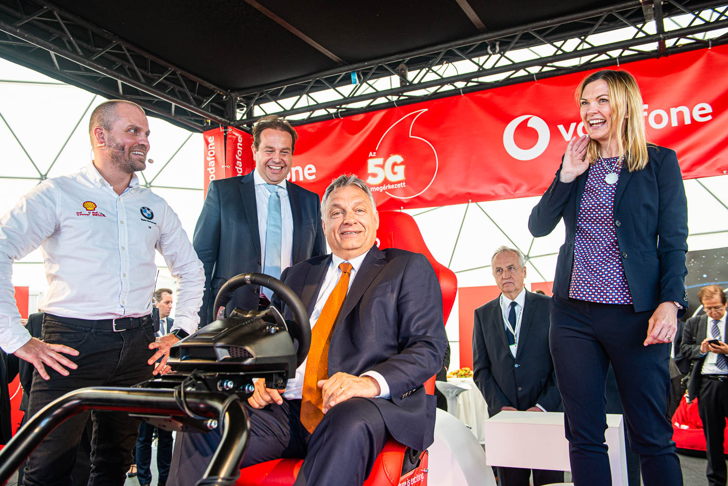 Orbán Viktor Budapestről irányította a Vodafone kocsiját Zalában - E-volution