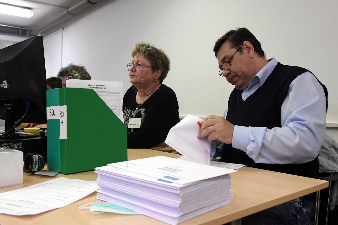 Ötvennégyezer levélszavazat visszaérkezett | Világgazdaság
