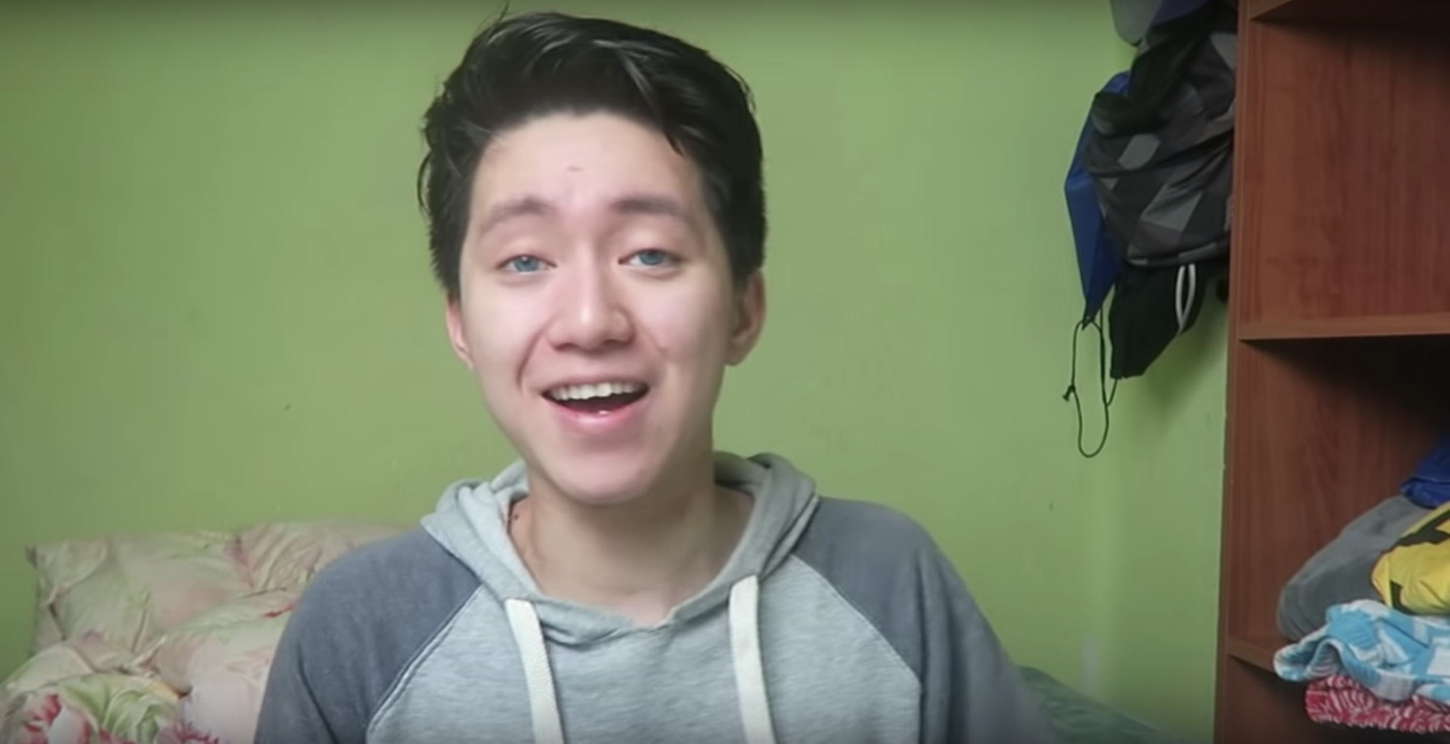 15 hónapot kapott a hajléktalant fogkrémmel etető youtuber - Média