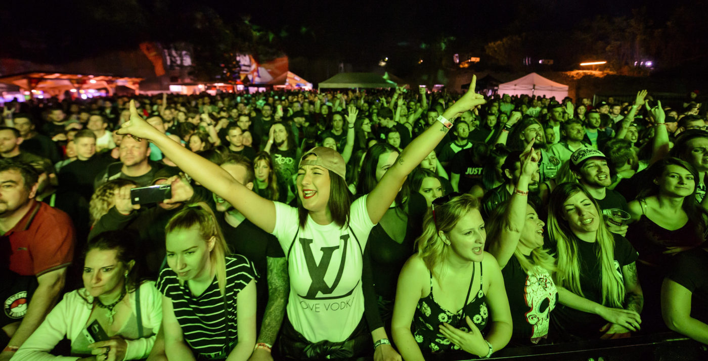 A jegyüzérek már mindenhol ott vannak