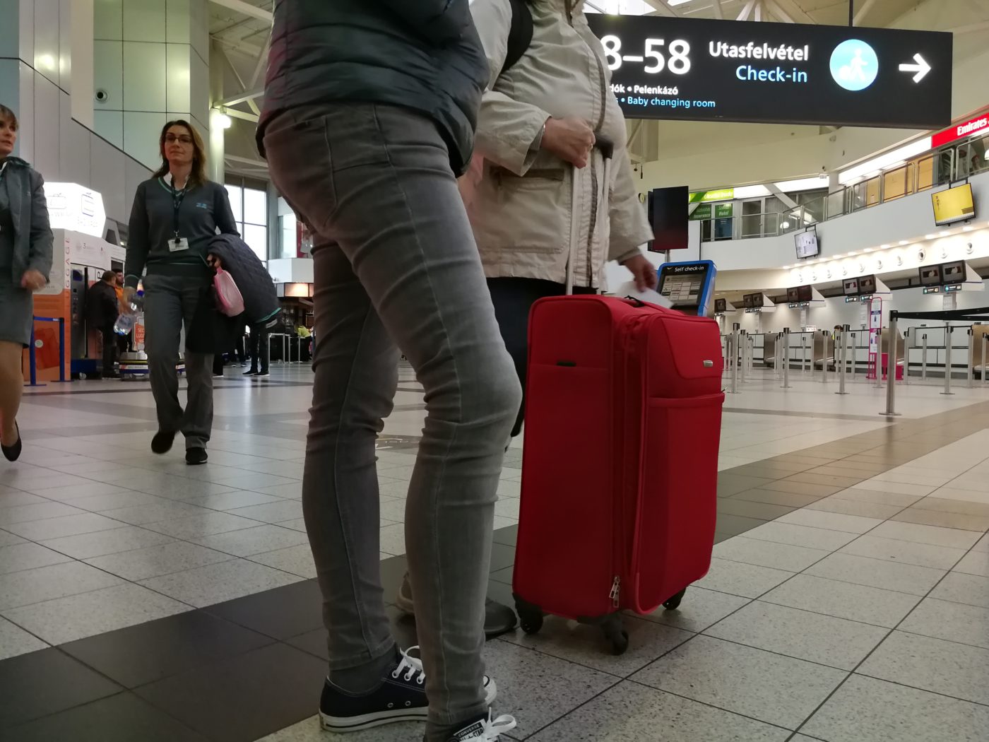 A légitársaságoknak a telefonálás lehetőségét is biztosítaniuk kell, ha baj történt