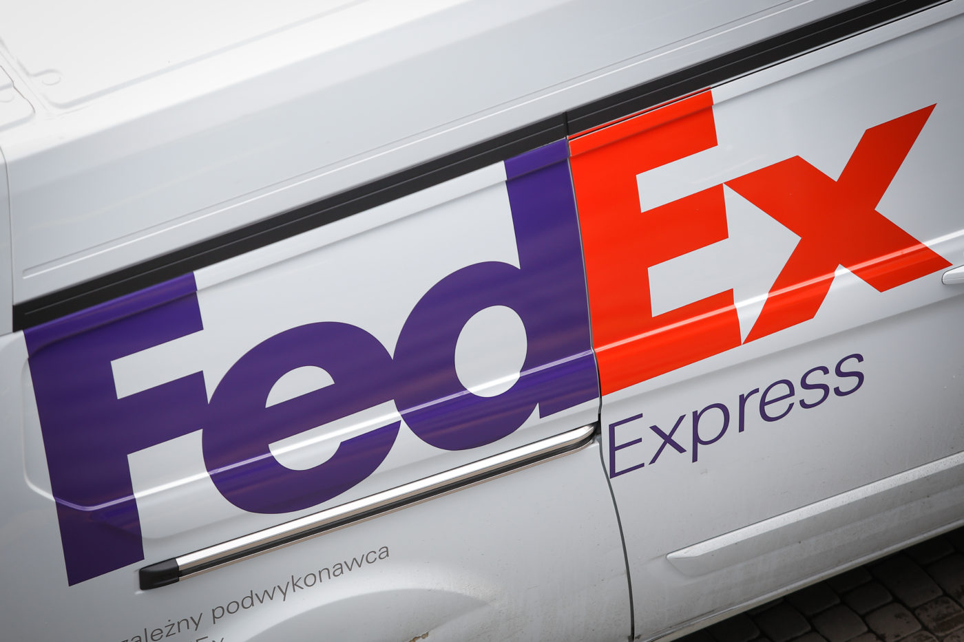 A megbízhatatlanok listájára kerülhet a FedEx