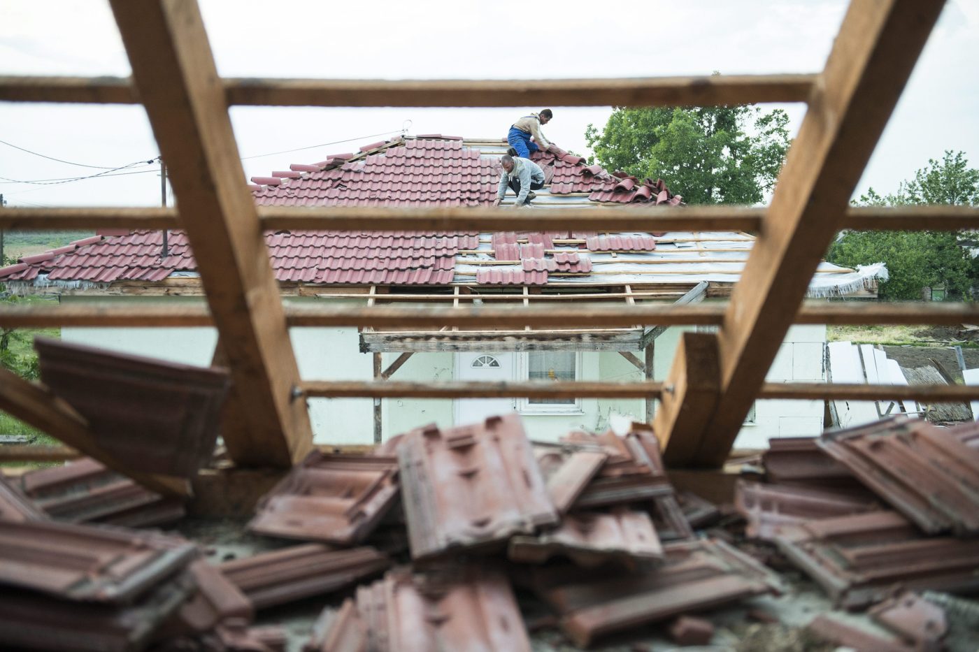 Csúcsüzem a biztosítóknál a viharok miatt