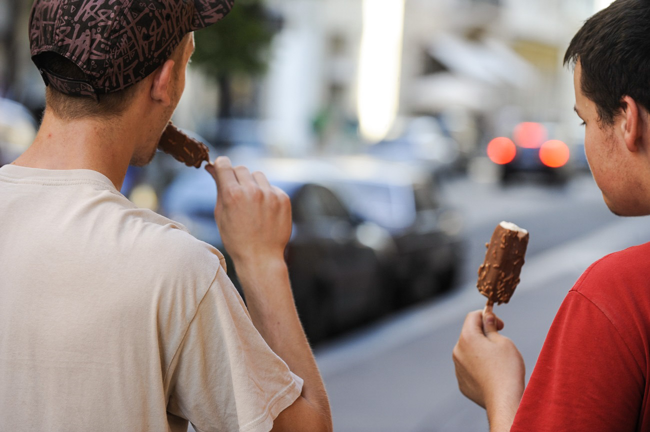Felpörgött az üdítők, sörök és jégkrémek forgalma a hőség miatt